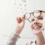 come scegliere gli occhiali per miopia
